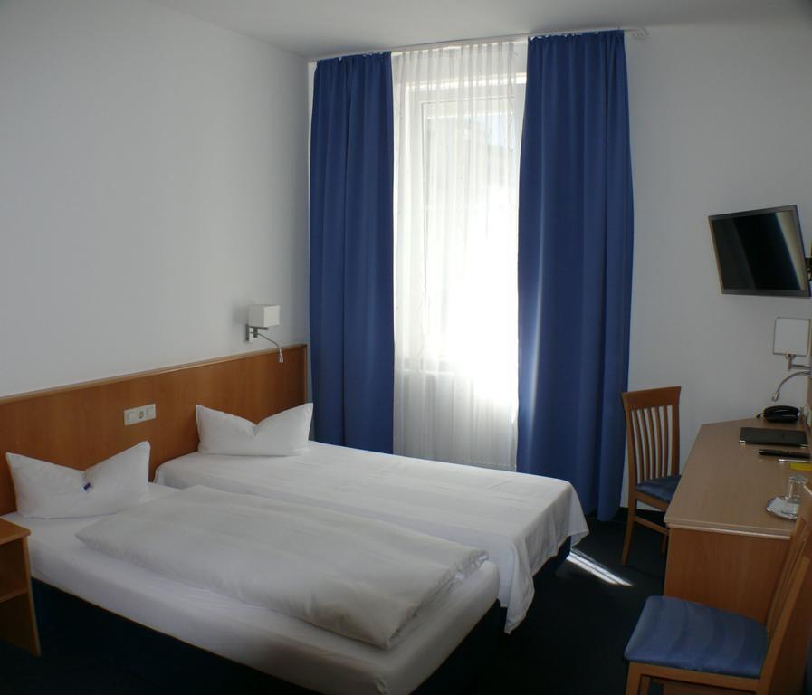 Hotel Garni - Haus Gemmer Coburg Ruang foto